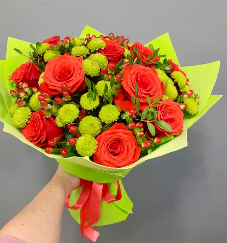 Букет цветов из: Хризантемы и Розы в Верх-Нейвинский