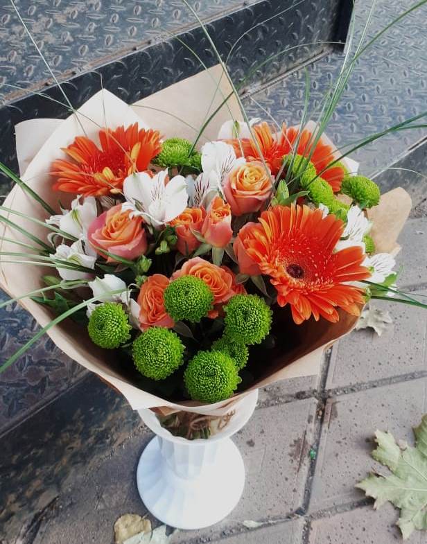 Букет цветов из: Герберы, Хризантемы, Альстромерии и Розы в Верх-Нейвинский