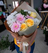 Букет цветов из:  Герберы, Розы и Хризантемы в Верх-Нейвинский