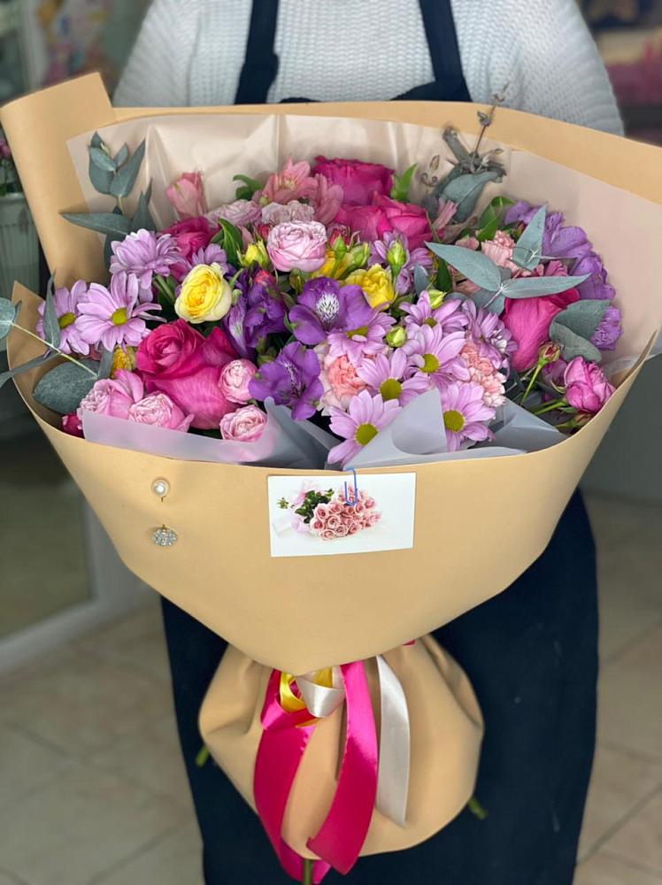 Букет цветов из: Хризантемы, Гвоздики и Альстромерии в Верх-Нейвинский