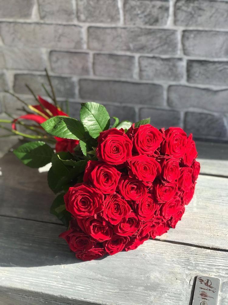 Букет Красные розы Фридом в Верх-Нейвинский