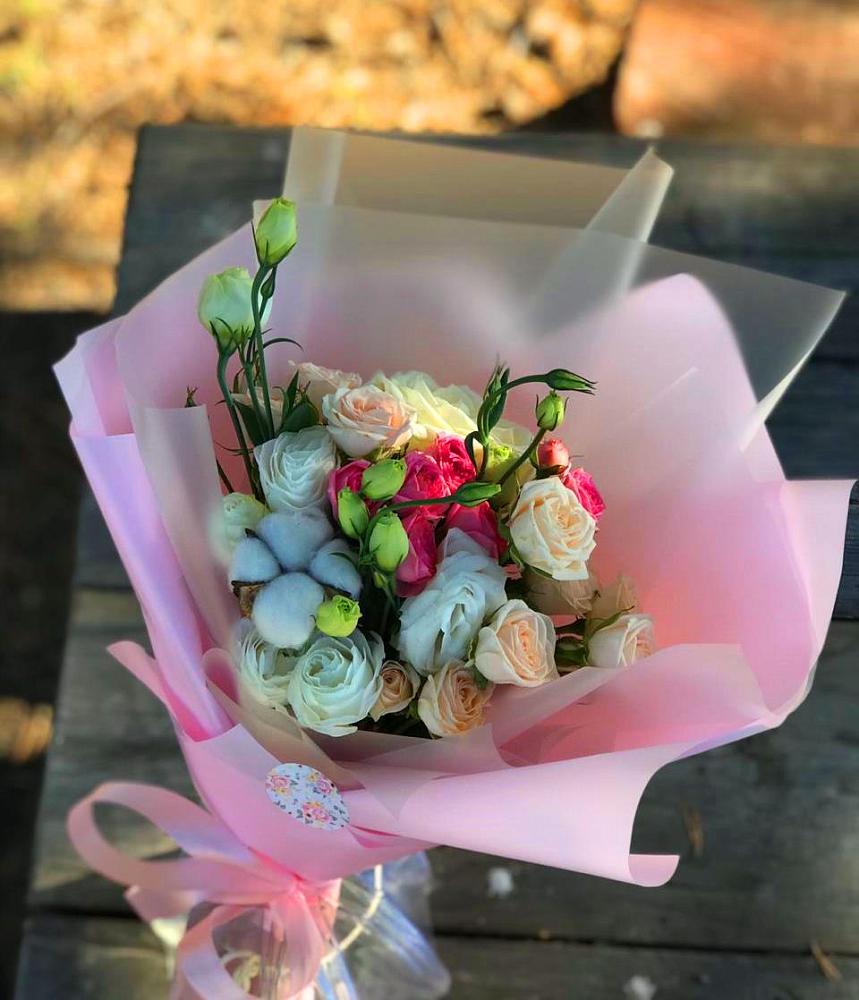 Букет цветов из: Розы и Лизиантусы в Верх-Нейвинский