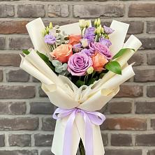 Букет цветов из:  Лизиантусы и Розы в Верх-Нейвинский