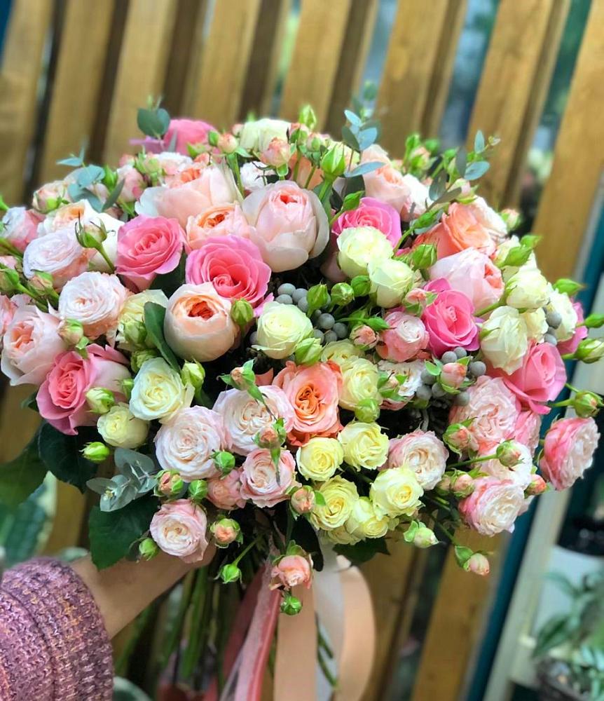 Букет цветов из: Розы в Верх-Нейвинский