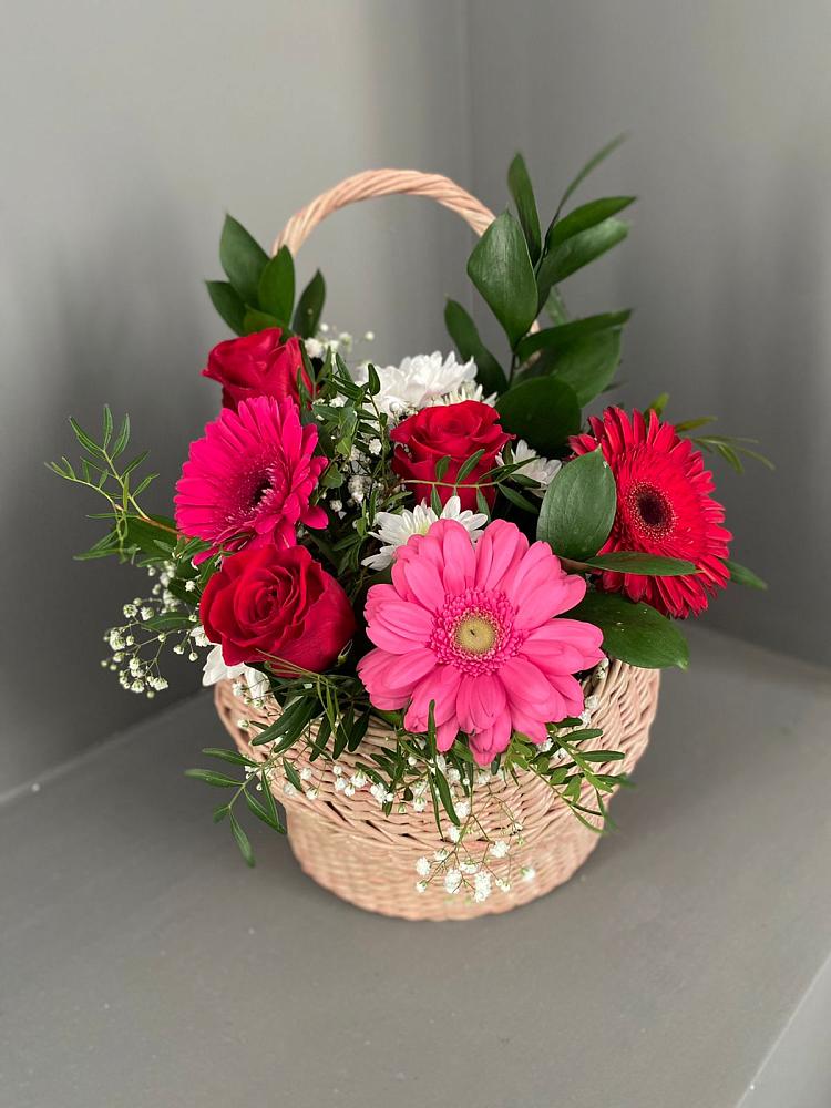 Цветочная композиция из Розы, Хризантемы и Герберы в корзине в Верх-Нейвинский