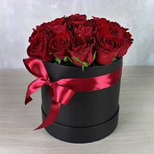 Цветочная композиция из Розы в шляпной коробке в Верх-Нейвинский