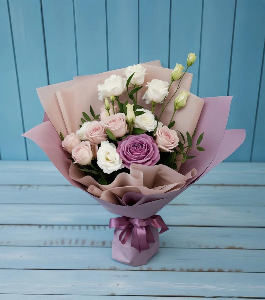 Букет цветов из: Розы и Лизиантусы в Верх-Нейвинский